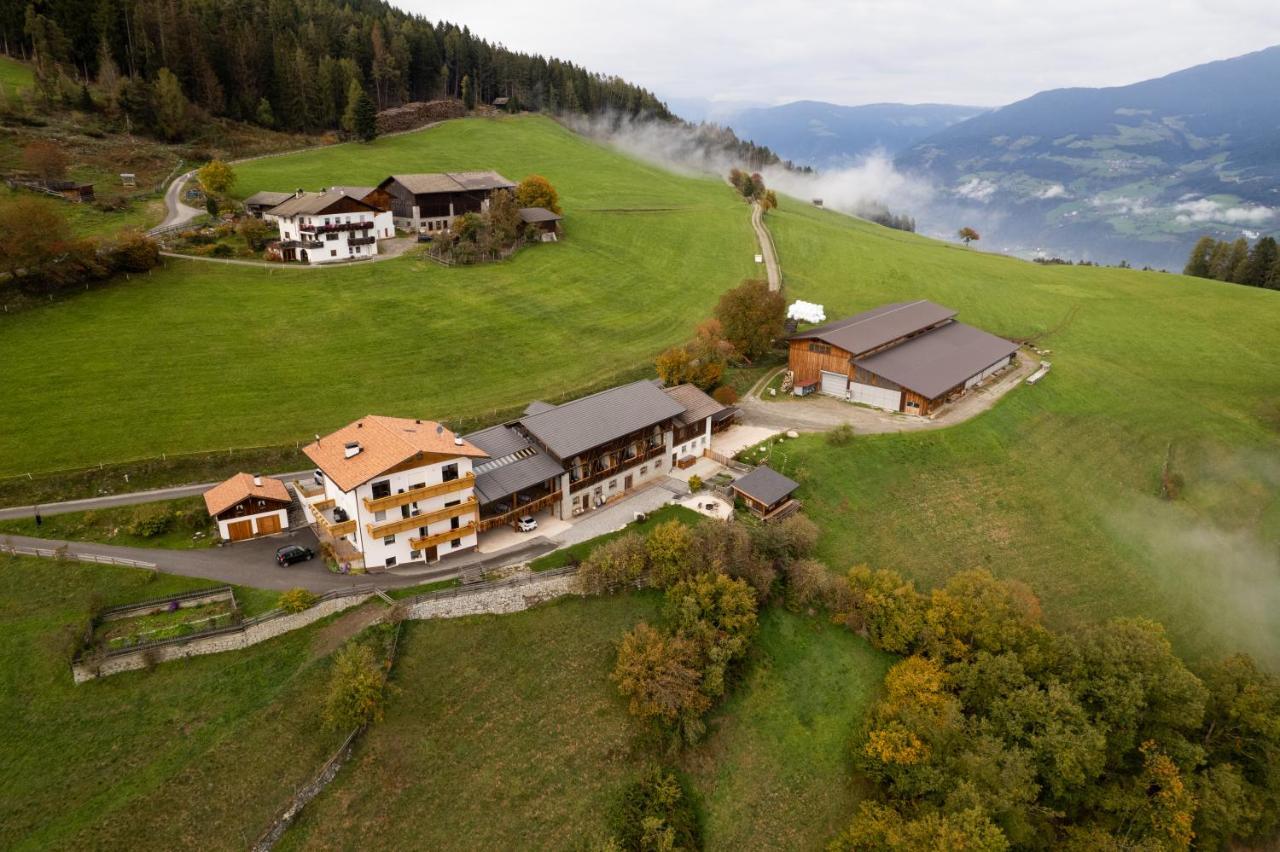 Dietrichhof A Bsunders Platzl Apartment Feldthurns Exterior photo